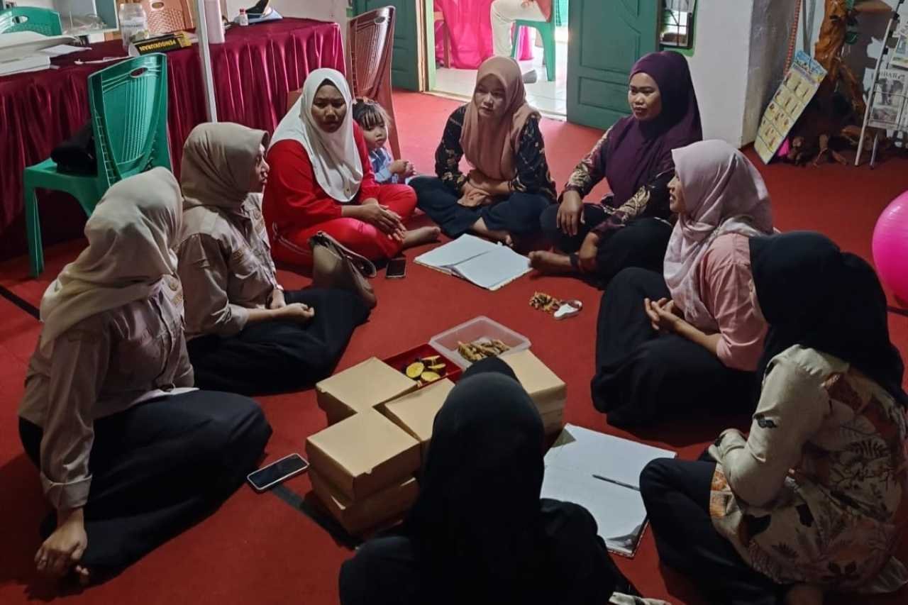 Posyandu ILP Lestari Padang Tambak Bagikan Vitamin A dan Obat Cacing