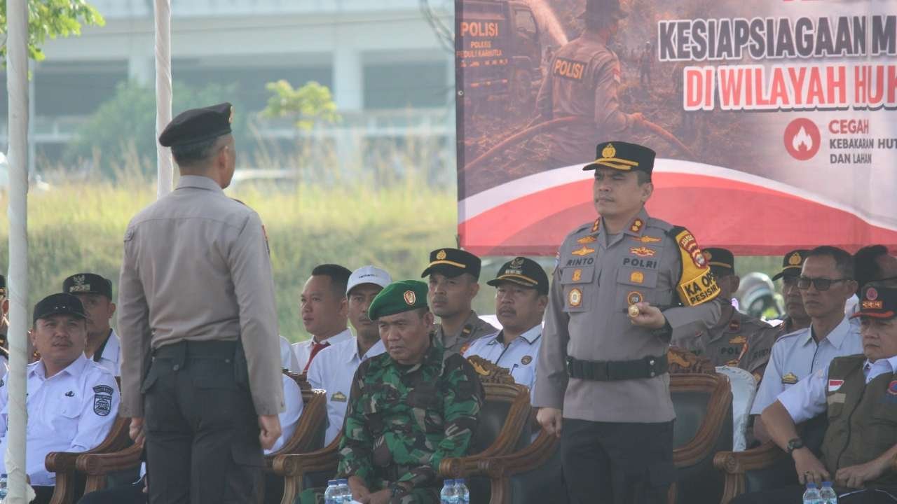 Kapolres Pesbar Pimpin Apel Kesiapsiagaan Karhutla