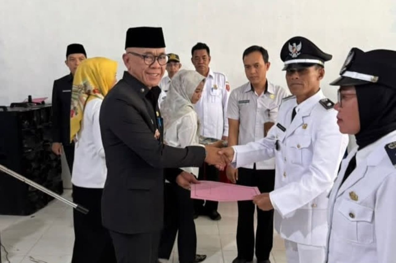 13 Pj Peratin di Wilayah Timur Lampung Barat Dilantik Terpisah