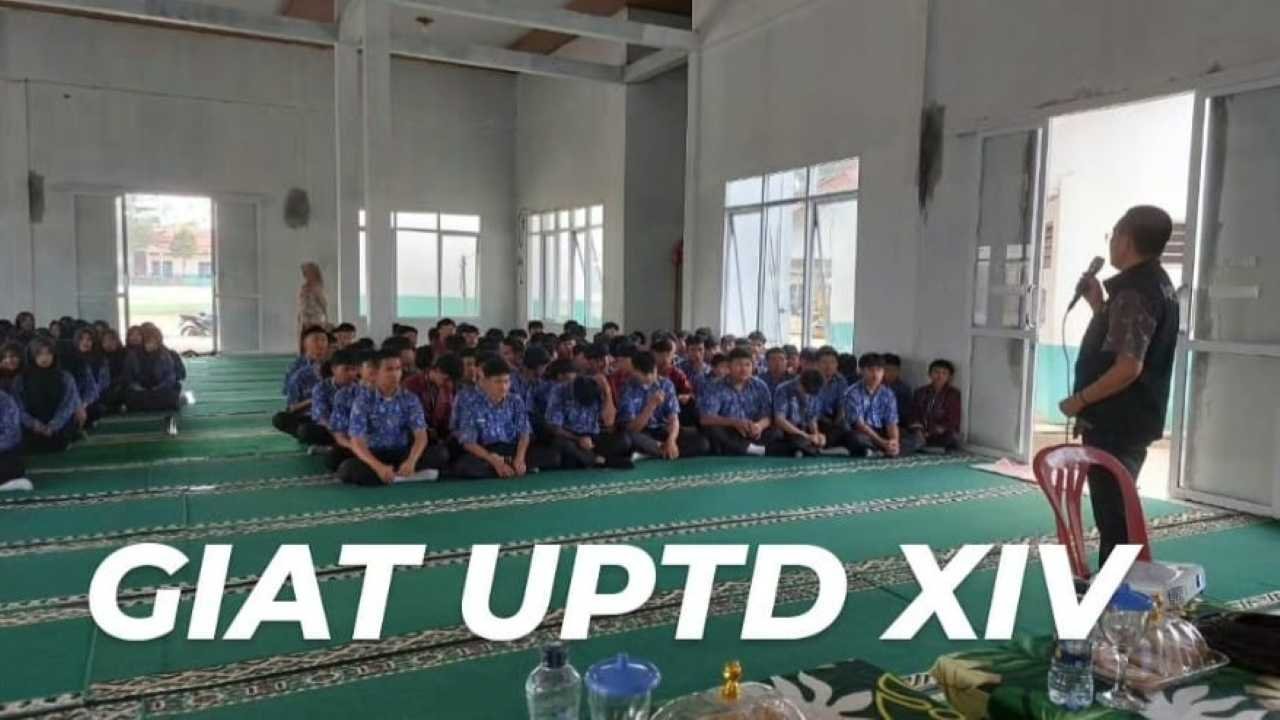 Kepala Samsat Liwa Turun ke Sekolah, Siswa SMAN 1 Sekincau Diedukasi Taat Pajak