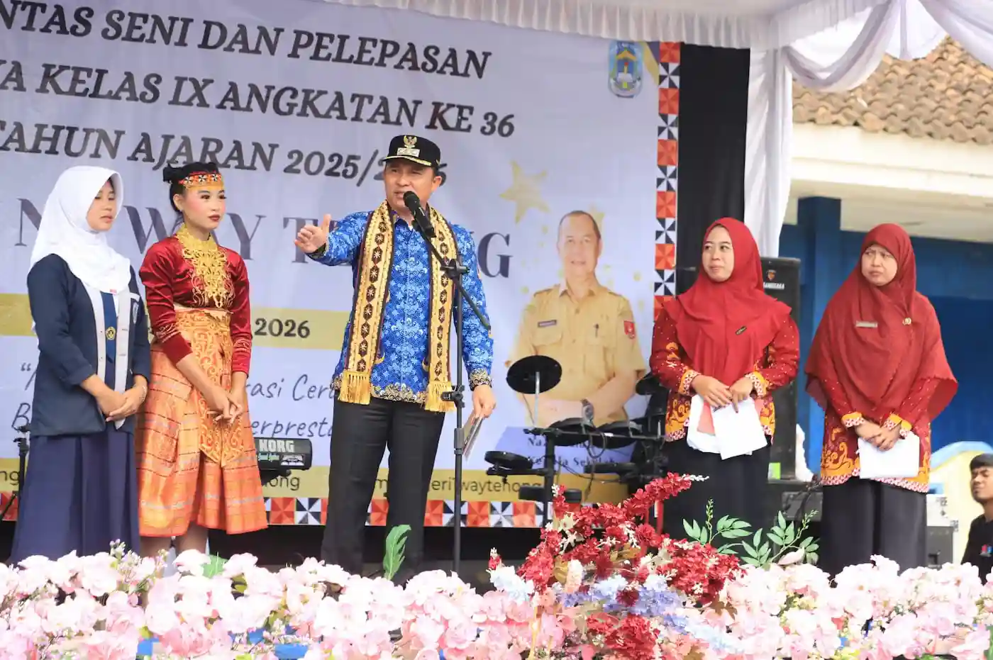Bupati Lampung Barat Ingatkan Lulusan SMPN 1 Way Tenong Perkuat Karakter