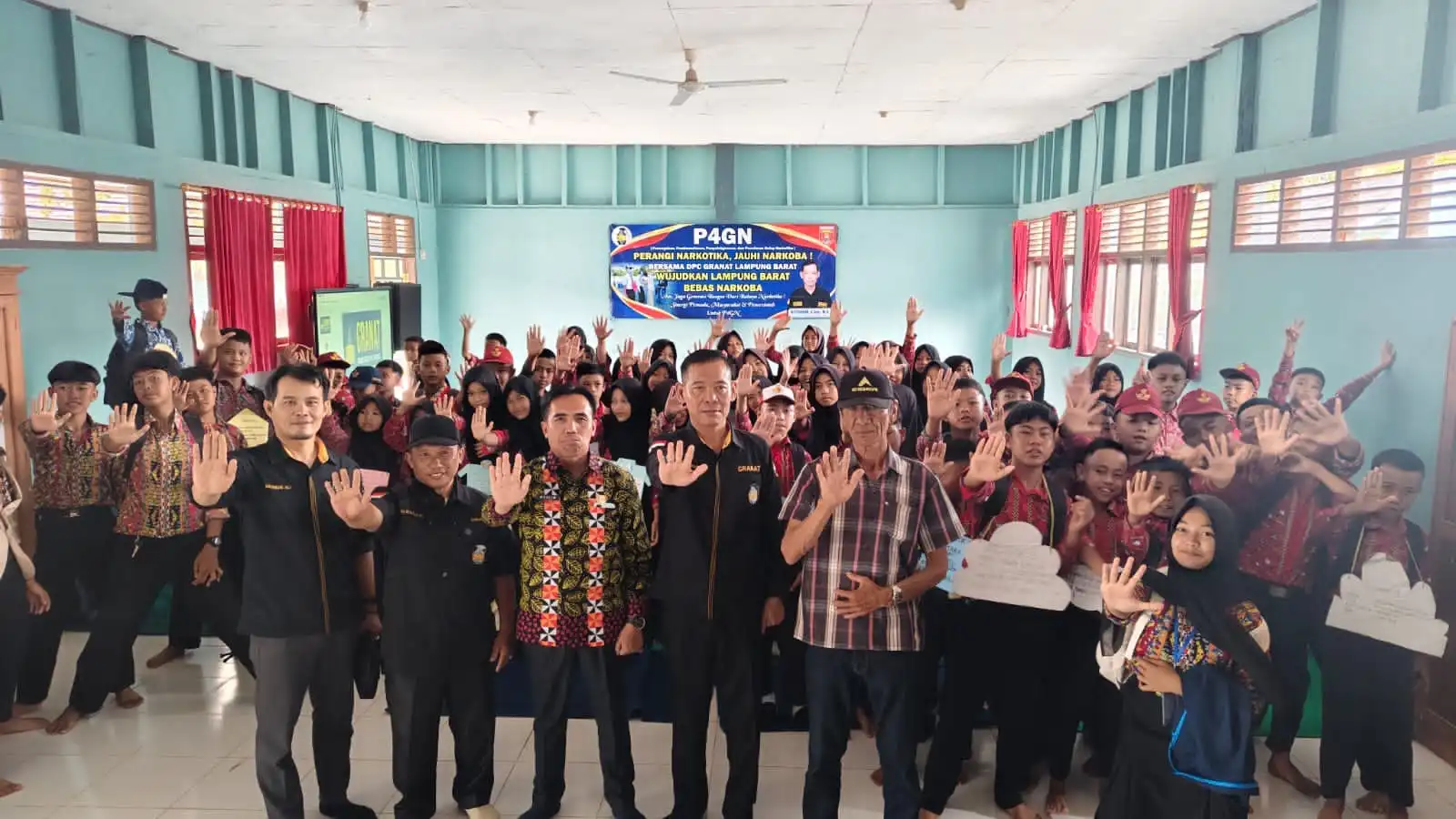 Cegah Penyalahgunaan Narkoba, GRANAT Lampung Barat Gelar Penyuluhan P4GN di SMPN 1 Sukau