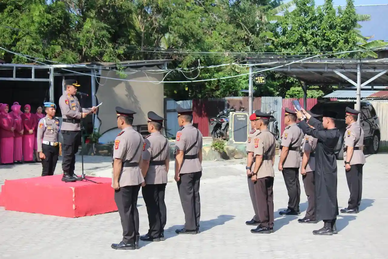 Kapolres Pesisir Barat Pimpin Sertijab, Sejumlah Pejabat dan Kapolsek Berganti