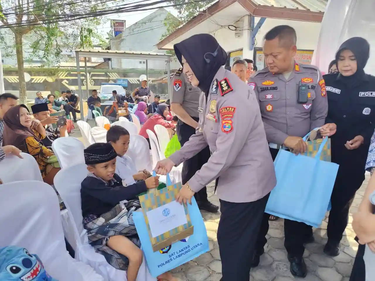 Polres Lampung Utara Gelar Sunat Gratis di Tugu Payan Mas, Kapolres Turun Langsung