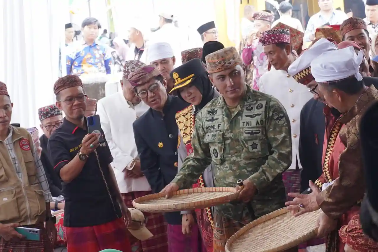 Dandim 0412/LU Dampingi Gubernur Lampung Kunjungi Desa Wisata Anek Pekurun